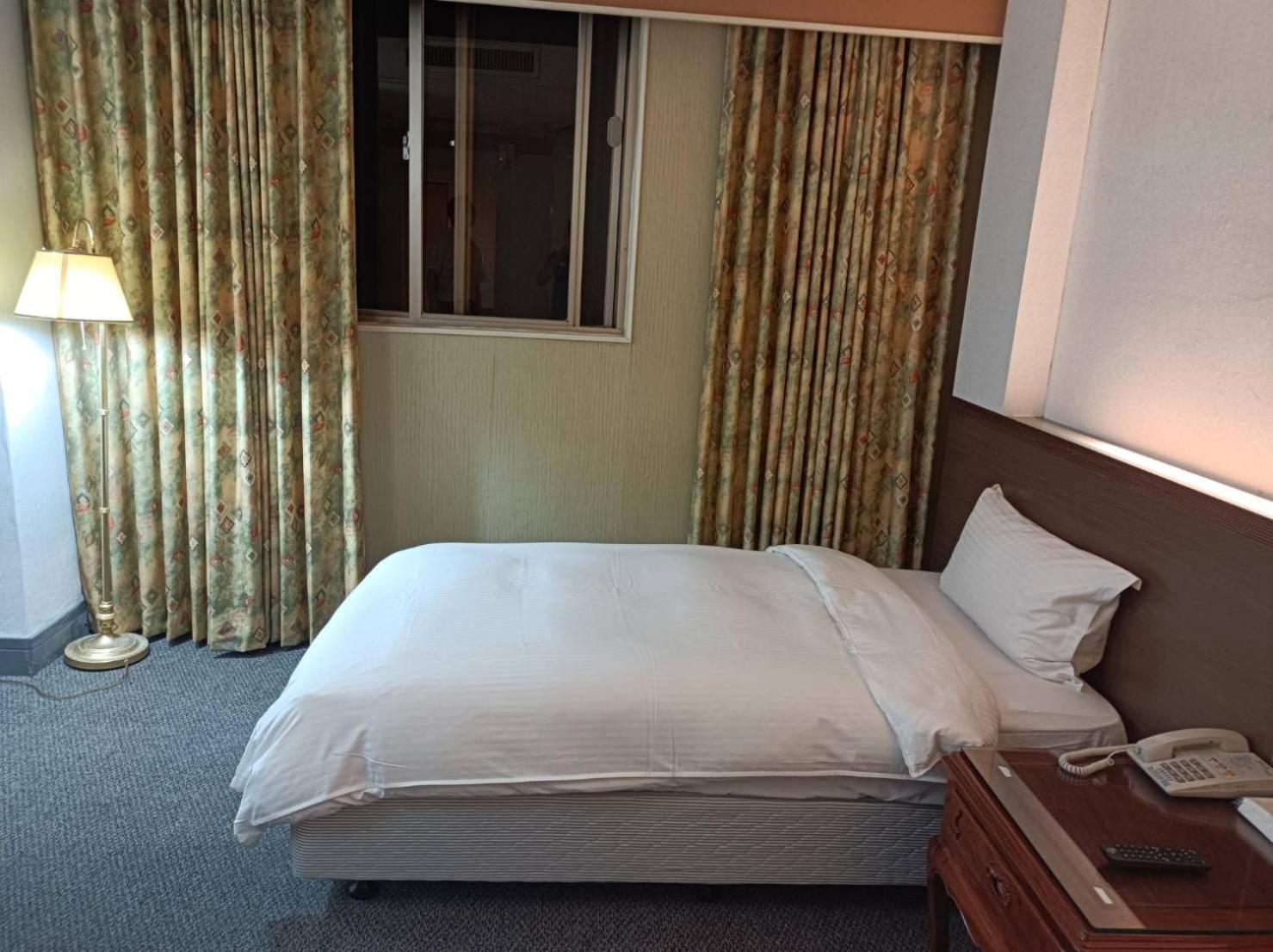 Duke Business Hotel Taoyuan Exterior foto